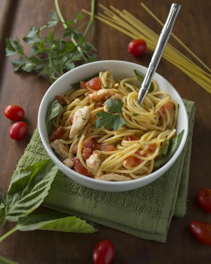 Pasta with Fresh Tomato Sauce - Cooking in Socks